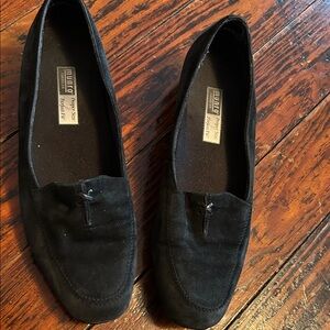 Munro Women's Elegant Black Flats